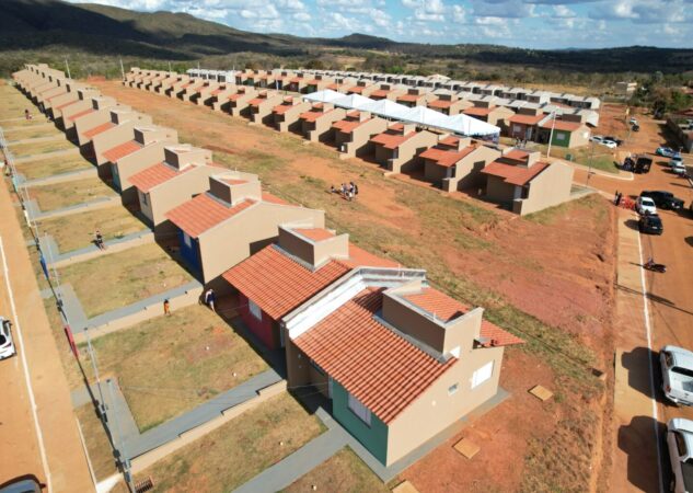 Agehab entrega 50 casas a custo zero em Posse e reforça programa Pra Ter Onde Morar