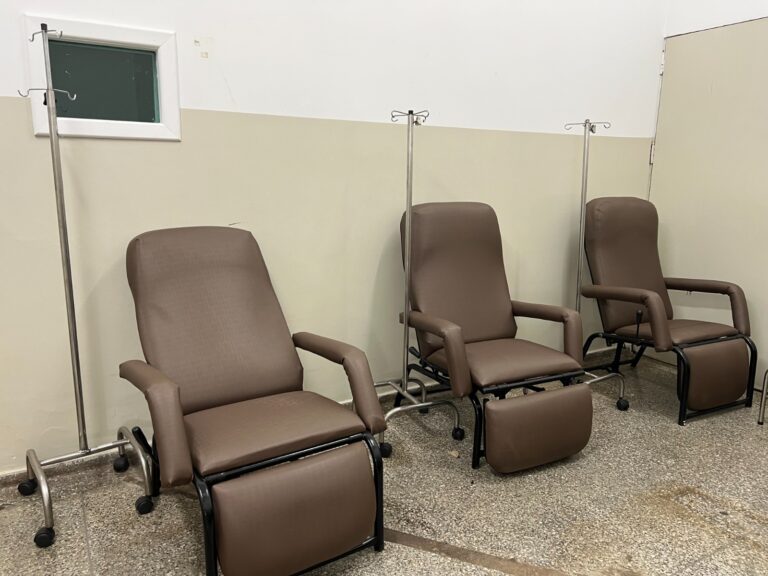 Leia mais sobre o artigo Prefeitura distribui 40 poltronas de hidratação para atendimento a pacientes com dengue