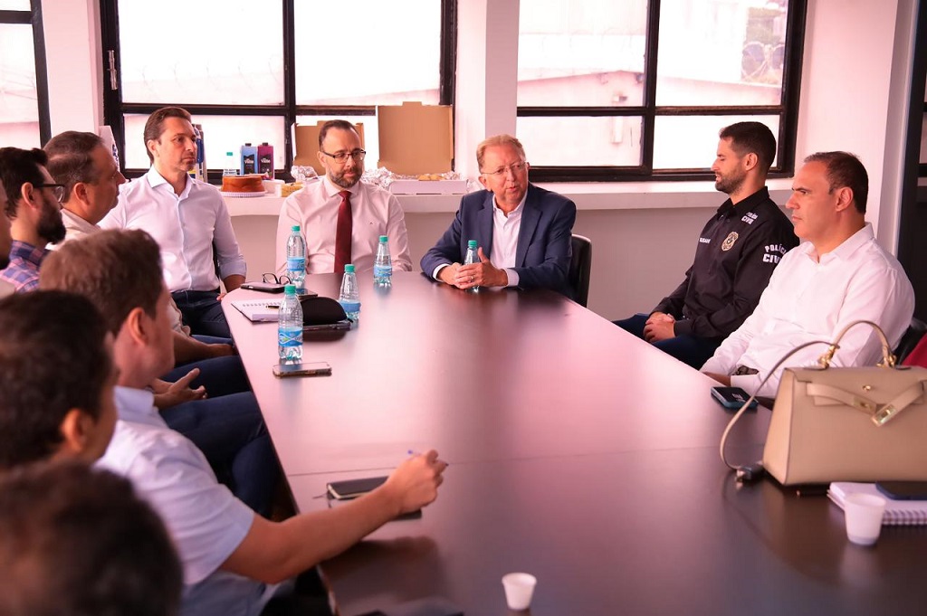 No momento, você está visualizando Prefeito Vilela se reúne com delegados que atuam em Aparecida e reforça parceria para reduzir criminalidade