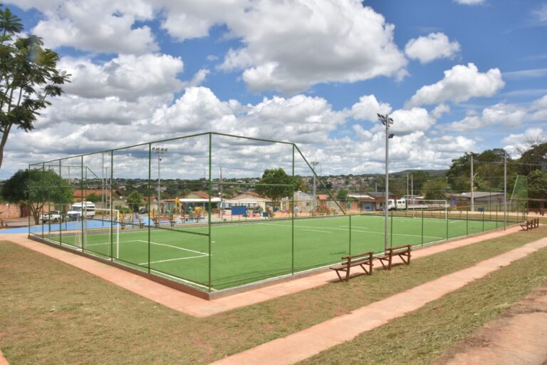 Leia mais sobre o artigo Prefeitura de Aparecida entrega nova praça no Jardim Tiradentes no antigo campão da Baixada Black