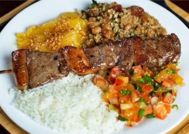 Goiânia oferece encontro entre tradição popular e alta gastronomia