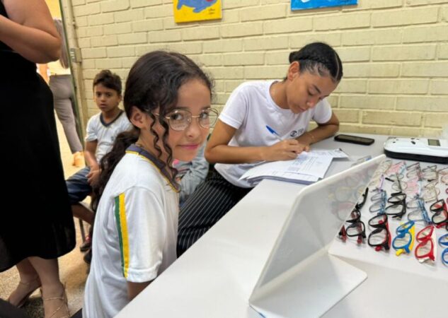 PROGRAMA ENXERGANDO O FUTURO REALIZA EXAMES EM 470 ALUNOS NA E.M. PAULO FREIRE