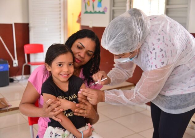 Prefeito Vilela abre campanha de vacinação infantil nos Cmeis de Aparecida nesta quarta‑feira, 1°