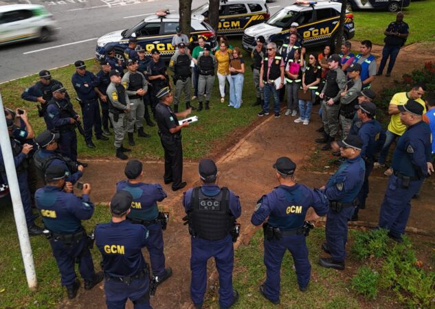 Goiânia e PM realizam operação em recicladoras do Jardim América e apreendem drogas