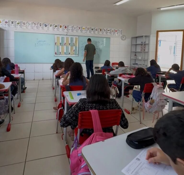 Leia mais sobre o artigo LUZIÂNIA ALCANÇA 79% DE ALFABETIZAÇÃO INFANTIL E SUPERA META NACIONAL COM QUATRO ANOS DE ANTECEDÊNCIA