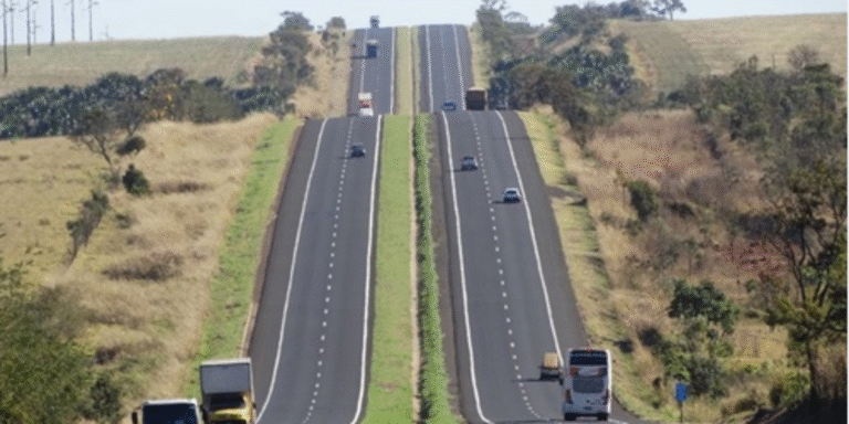 Leia mais sobre o artigo Atenção motoristas: rodovias estaduais terão tráfego restrito no feriado de Tiradentes