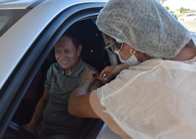 Primeiro drive‑thru de vacinação contra a gripe em Goiás segue até quinta‑feira, 30, em Aparecida