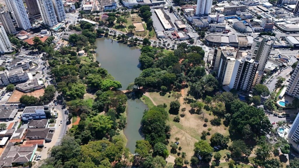 No momento, você está visualizando Prefeito Sandro Mabel lança obra de revitalização do Parque Lago das Rosas com investimento de R$ 2,72 milhões
