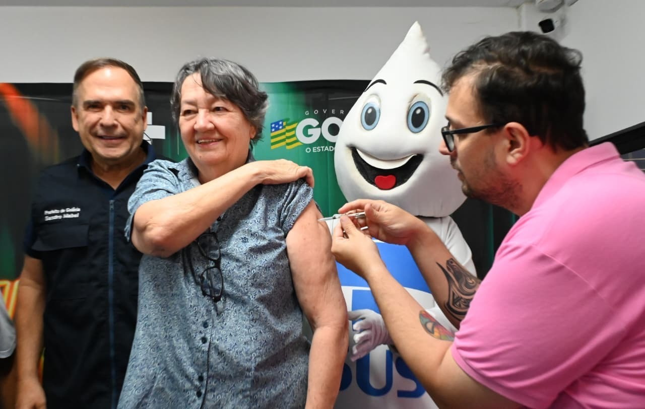 No momento, você está visualizando Prefeitura de Goiânia realiza Dia D de Vacinação contra Influenza neste sábado 23/5