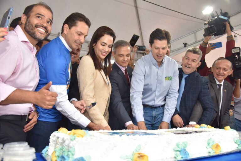 Leia mais sobre o artigo Aparecida comemora 104 anos de desenvolvimento com desfile cívico e anúncio de investimentos