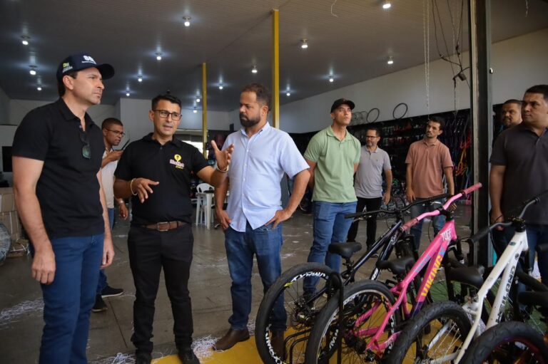 Leia mais sobre o artigo Prefeito Vilela mantém agenda no feriado com vistorias no Jardim Tiradentes