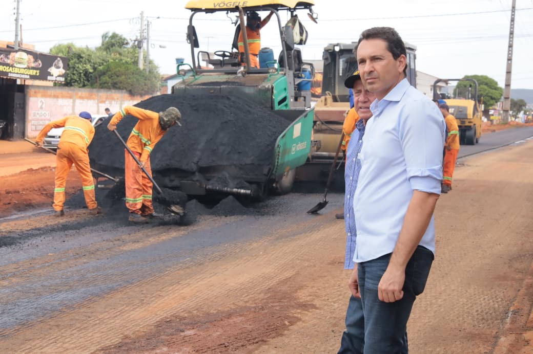 No momento, você está visualizando Prefeitura de Aparecida inicia obras de asfalto nos setores Buriti Sereno e Colina de Homero