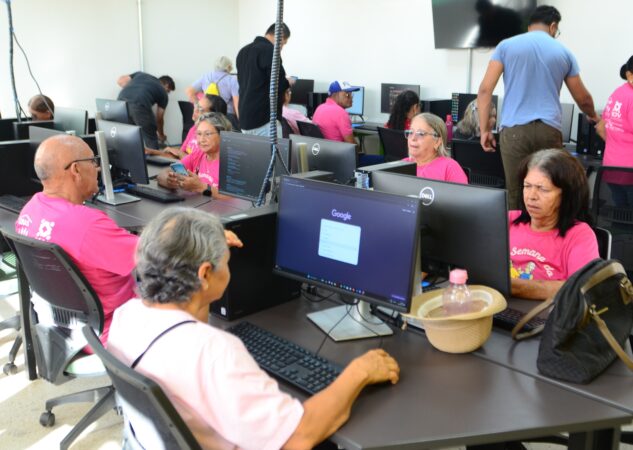 Cidadão Tech 60+ abre 320 vagas gratuitas para inclusão digital de idosos em sete municípios de Goiás