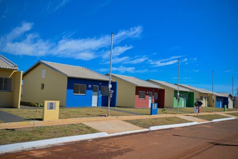 Leia mais sobre o artigo Conjunto de obras e moradias são entregues ao Sudoeste goiano