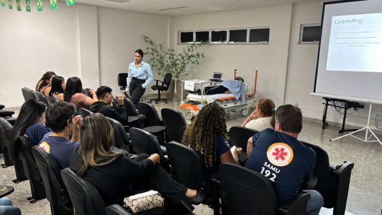 Leia mais sobre o artigo Saúde de Aparecida treina profissionais no HMAP para reduzir tempo de resposta ao infarto