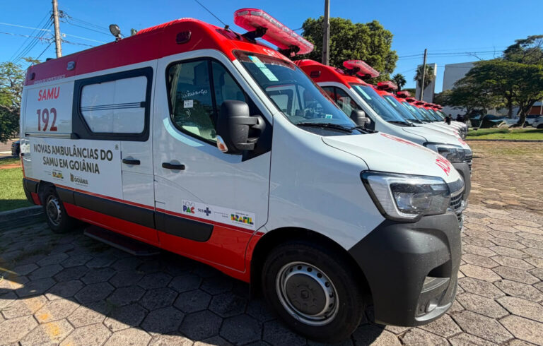 Leia mais sobre o artigo Prefeitura de Goiânia recebe sete novas ambulâncias e amplia frota própria do SAMU