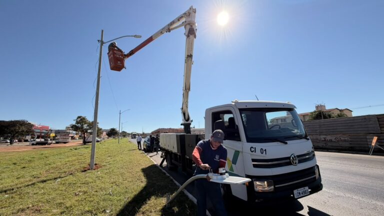 Leia mais sobre o artigo PREFEITURA RESTABELECE ILUMINAÇÃO EM TRECHO DA MARGINAL DA BR-040