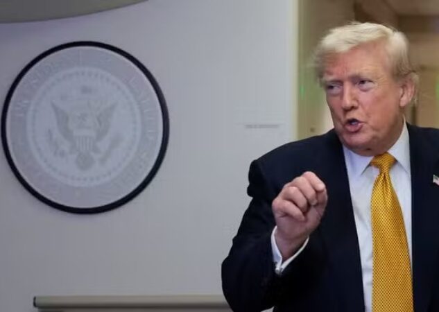 Trump diz ter desistido de cobrar pedágio de 20% a embarcações no Estreito de Ormuz