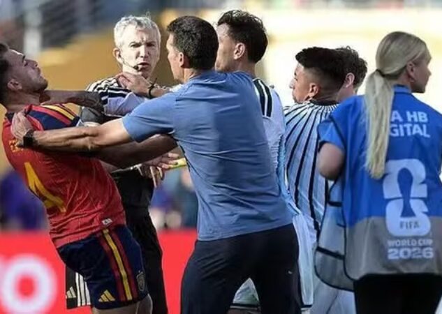 Fifa abre investigação sobre confusão envolvendo Argentina após final da Copa do Mundo
