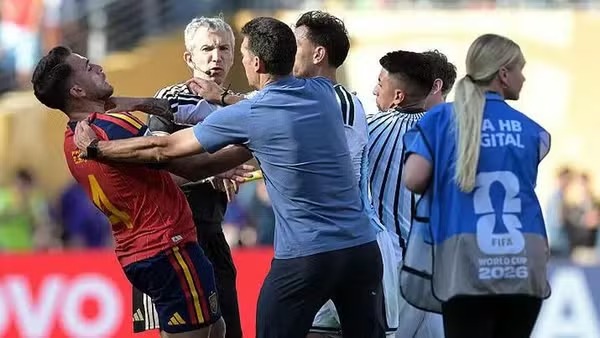 Leia mais sobre o artigo Fifa abre investigação sobre confusão envolvendo Argentina após final da Copa do Mundo