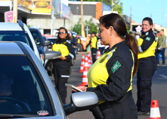SET realiza ação educativa para reforçar prioridade ao pedestre em pontos de Direita Livre neste sábado na Avenida T‑3