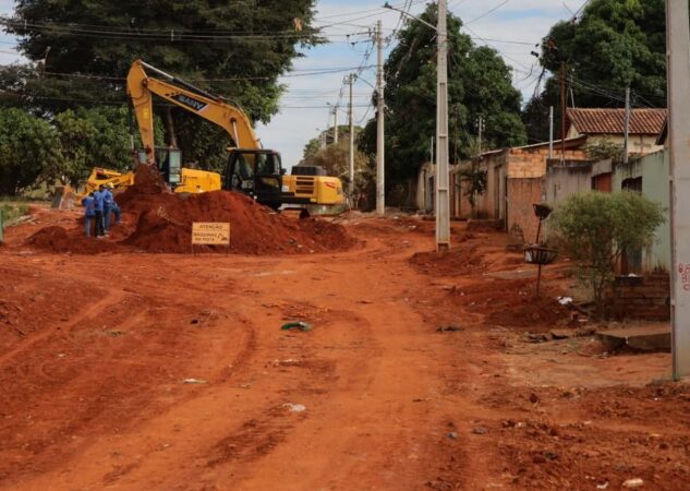 Prefeitura de Aparecida avança com obras de asfalto no Rosa dos Ventos, Jardim Cristal e Esplanada