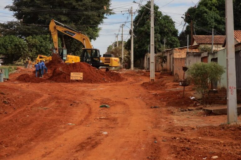Leia mais sobre o artigo Prefeitura de Aparecida avança com obras de asfalto no Rosa dos Ventos, Jardim Cristal e Esplanada