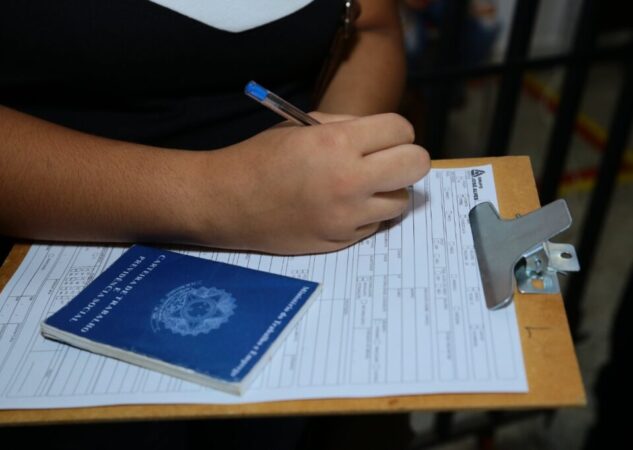 Empresas de Aparecida ofertam mais de 2,3 mil vagas de emprego nesta semana