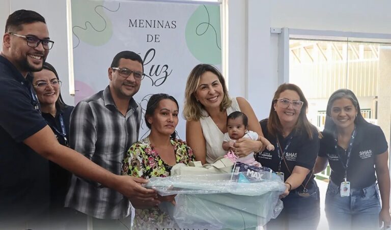 Leia mais sobre o artigo Meninas de Luz entrega 130 enxovais a gestantes acompanhadas pela Assistência Social