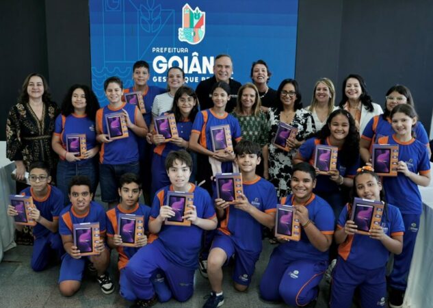 Mabel recebe alunos da Escola Municipal de Tempo Integral Maria Nosídia, destaque no Ideb 2025