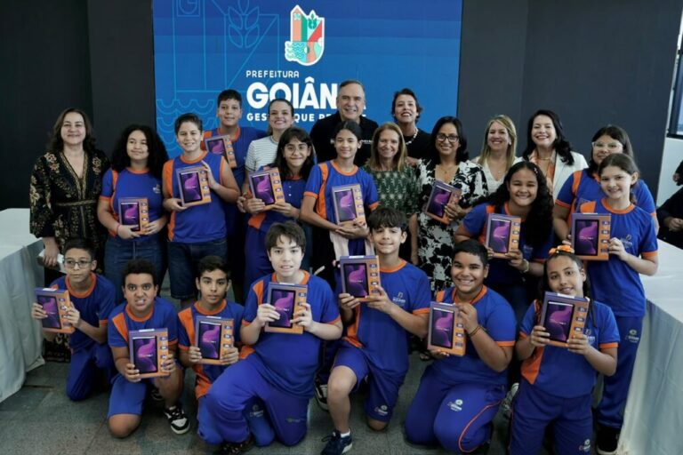 Leia mais sobre o artigo Mabel recebe alunos da Escola Municipal de Tempo Integral Maria Nosídia, destaque no Ideb 2025
