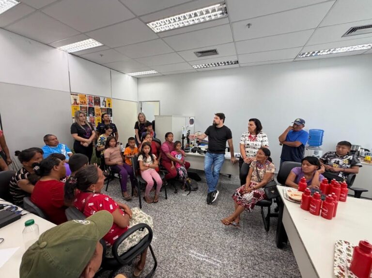Leia mais sobre o artigo Goiânia discute violência contra a mulher com comunidade Warao em ação do Agosto Lilás