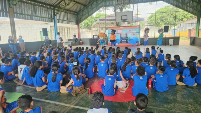 Leia mais sobre o artigo Manchete: Projeto Pipas alerta alunos de Goiânia sobre riscos de pipas em redes elétricas