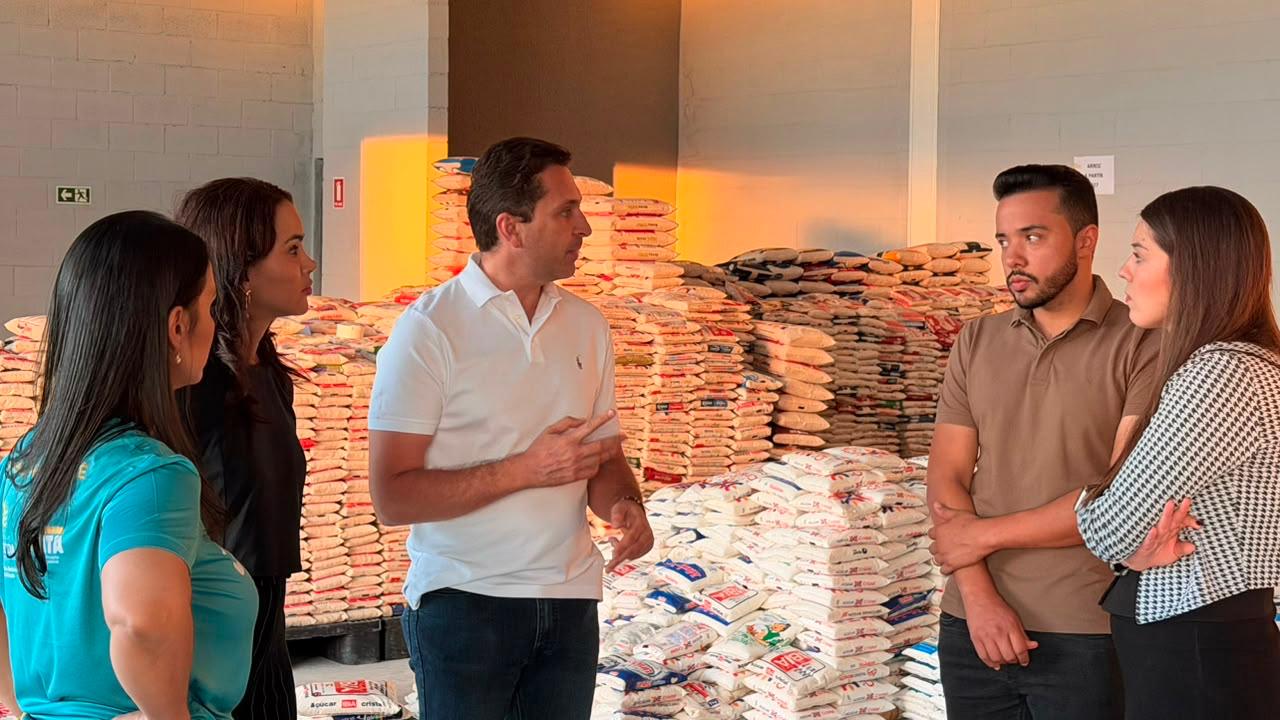 No momento, você está visualizando Aparecida é Show arrecada 110 toneladas de alimentos e rações para famílias e causa animal