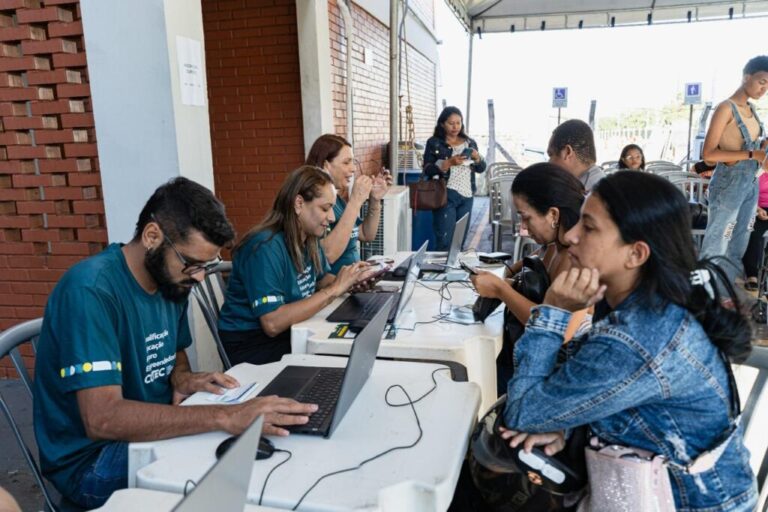 Leia mais sobre o artigo Feirão de empregos em Goiânia oferece mais de 10 mil vagas e salários de até R$ 5 mil
